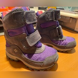 Columbia kids winter boots, kids size 8